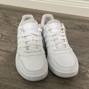 Adidas Men’s size 6 White Low-Top Leather Sneakers